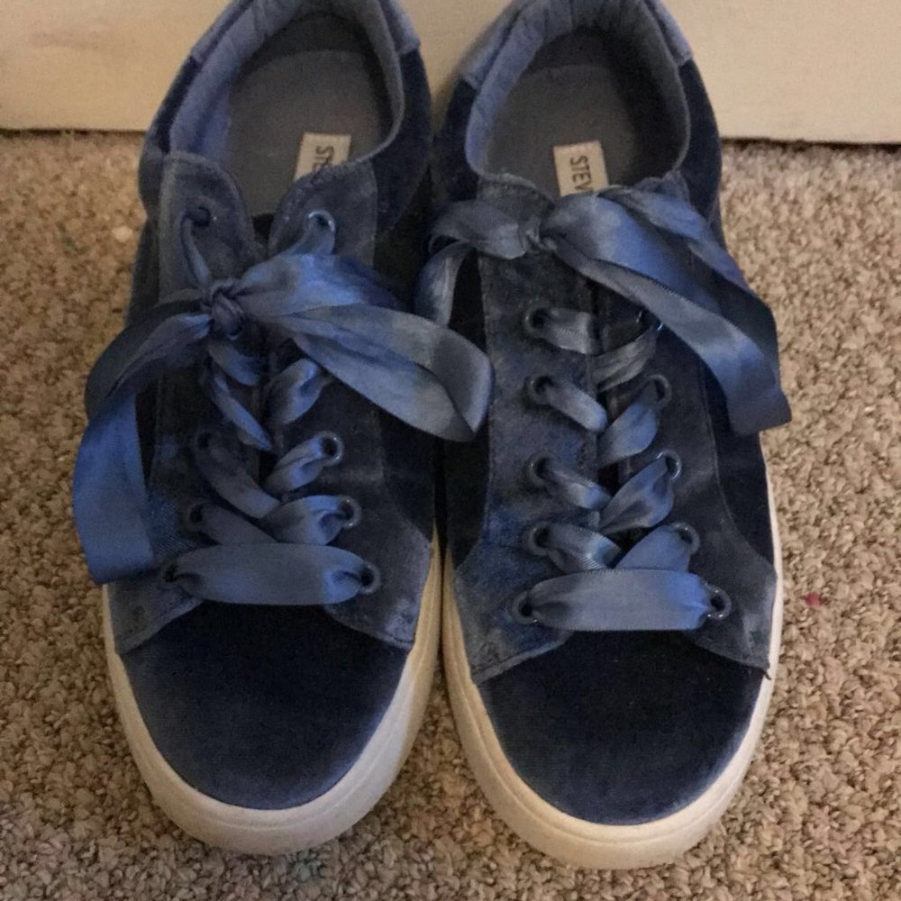 Steve Madden velvet sneakers